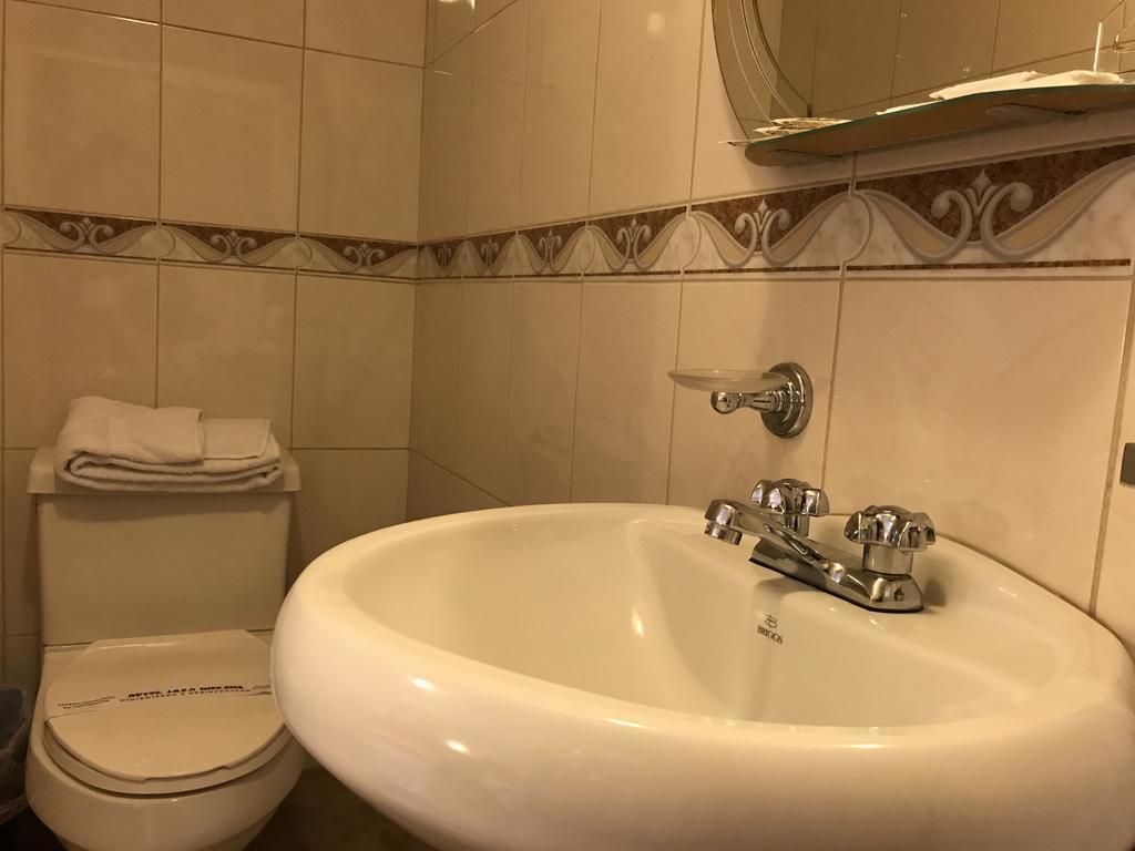 Hotel Inca Imperial キト エクステリア 写真